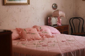 White and pink rooms